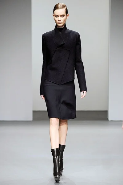 Look 15